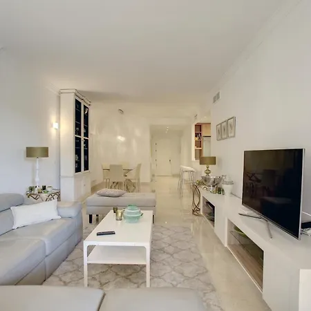 Apartamento Charming Ground Floor In Elviria *